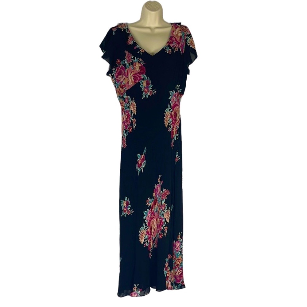 Lola P floral sheath dress sz large has beading detail